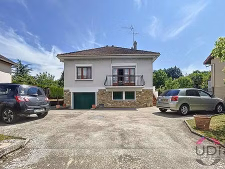 maison individuelle sur une belle parcelle - travaux a prévoir