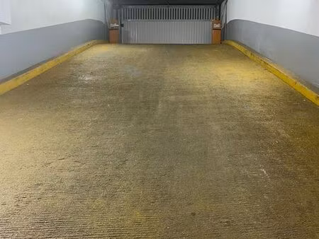 parking/box 14 m² levallois perret