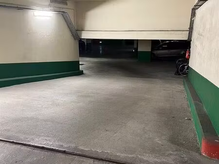 parking/box 13 m² paris