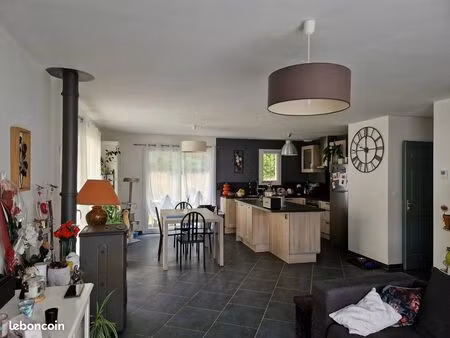 villa 5 pièces 85 m²