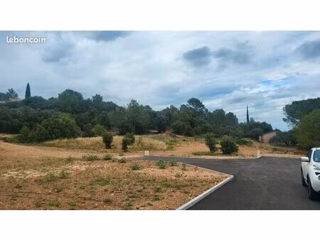 terrain 1 500 m² carces