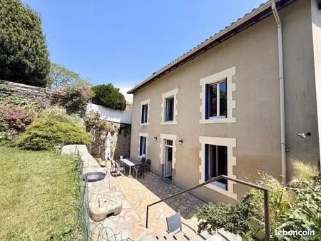 maison 10 pièces 239 m²