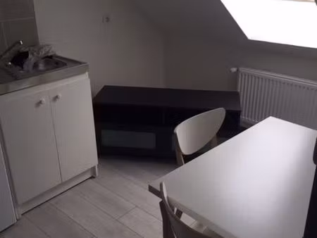 t1bis meublé 17m² 530 étudiant