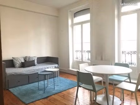 studio 1 pièce 30 m²