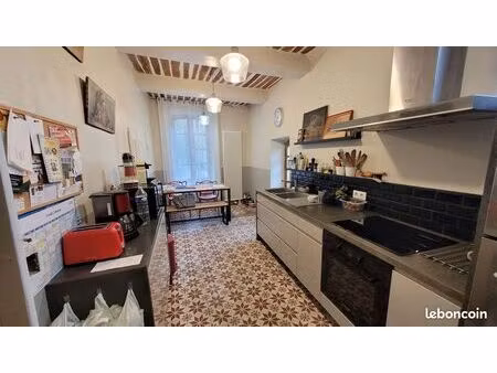 appartement meublé avec terrasse à louer à l’année – lauris (84360)