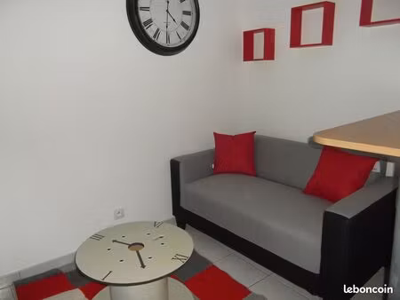 f1 avec chambre proche école croix rouge  lycée margueritenavarre