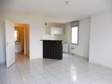 studio 1 pièce 38 m²