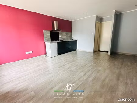 studio 1 pièce 28 m²