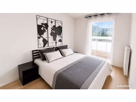 t2 meublé 40 m² + grand balcon – centre la rochelle - loyer 830 + 54 de charge