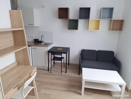studio étudiant meublé 23 7m2