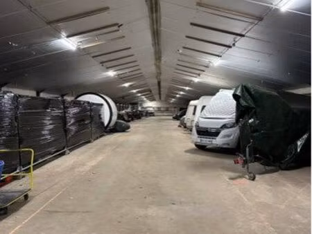 box de stockage / hivernage / garde-meuble / garage
