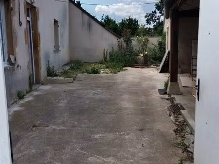 maison à louer à villequiers