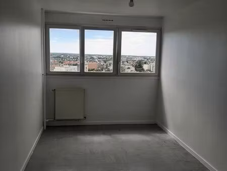 chambre meublée