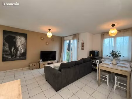 appartement t3 avec piscine