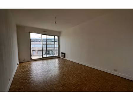 location appartement  m² t-1 à chelles  620 €