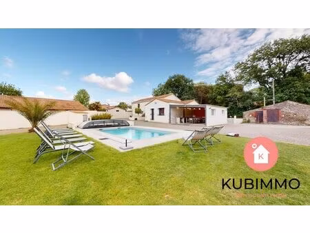 talmont-saint-hilaire maison de caractère avec piscine couv