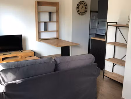 appartement t2 - meublé - parking - proche port de vannes