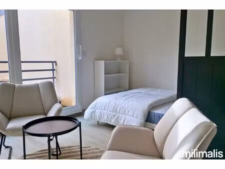 t1 meublé et équipé à 5 minutes des commodités