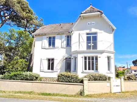 vente demeure d'exception bord de mer à tharon-plage (44730) : à vendre bord de mer / 139m
