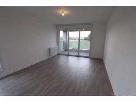 location appartement 3 pièces à couëron (44220) : à louer 3 pièces / 62m² couëron