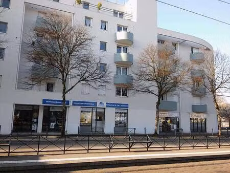 location appartement 2 pièces à nantes île de nantes (44000) : à louer 2 pièces / 54m² nan