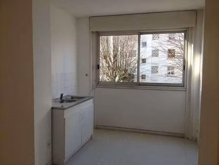 location appartement 3 pièces à nantes rond-point de paris - blanche de castille (44000) :