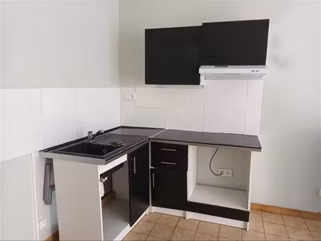 appartement - rdc - 40 66 m2 - 2 pièces - non meublé