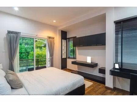 beau deux piéces en centre ville avec loggia