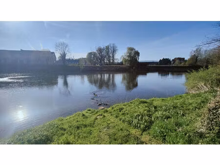 appartement t3  à finir de rénover  82.5 m²  l'isle sur le doubs