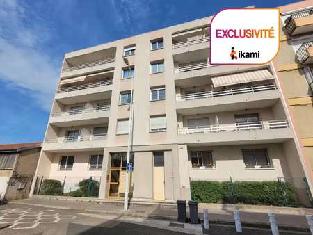 lyon 8e t2 balcon + garage école  métro et tram à pied