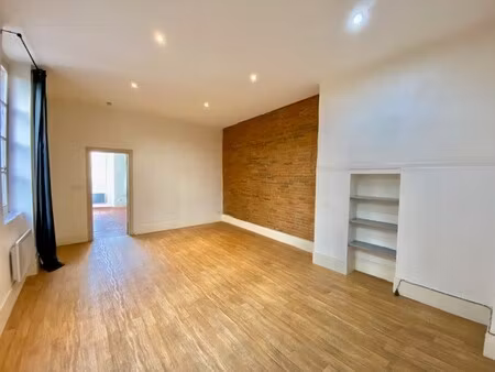 location grand t2 carmes
