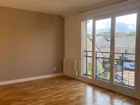 location appartement 2 pièces  39.86m²  versailles