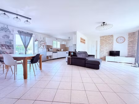 maison plain-pied 130m²/ 4 chambres /piscine