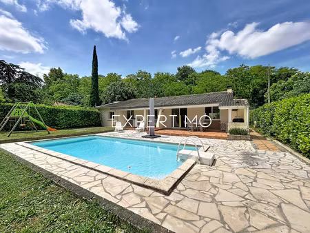 maison 5 pièces avec jardin  piscine et garage à proximité d