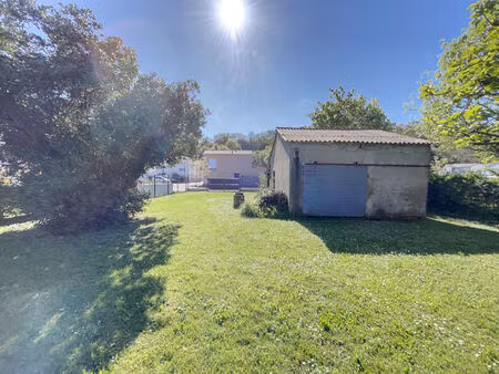 muret secteur du barry - terrain constructible 600 m² avec dépendance existante