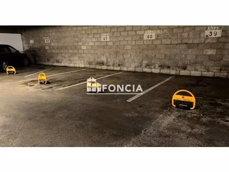 rare - lot 30 parkings - paris 18ème - marx dormoy - chapelle