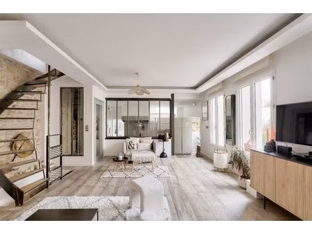 rueil-malmaison - coeur de ville - maison à vendre - 228 13m² - 5 chambres - cour pavée.