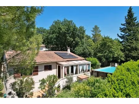 charmante villa de 90 m² avec dépendance