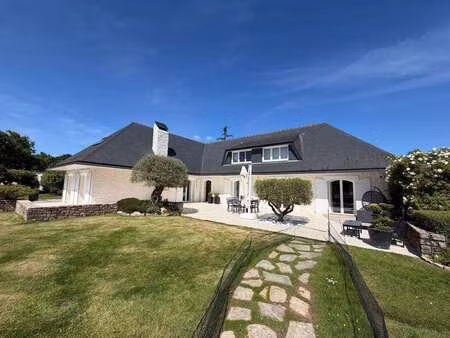 vente maison à tinténiac (35190) : à vendre / 276m² tinténiac