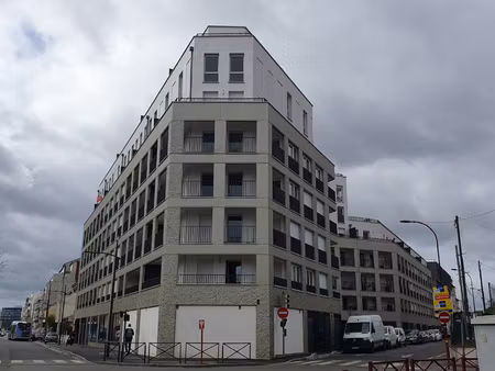 bel appartement 2 pièces 45m2 idéalement bien agencé avec ba