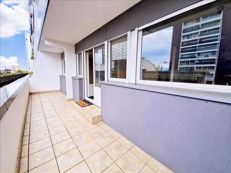 appartement - 1er étage - 93 m² - 5 pièces - vide