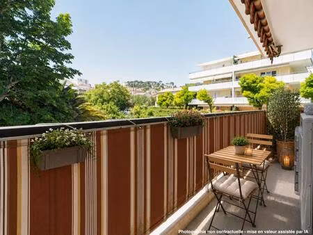 appartement 3 pièces rénové avec balcons  parking et cave