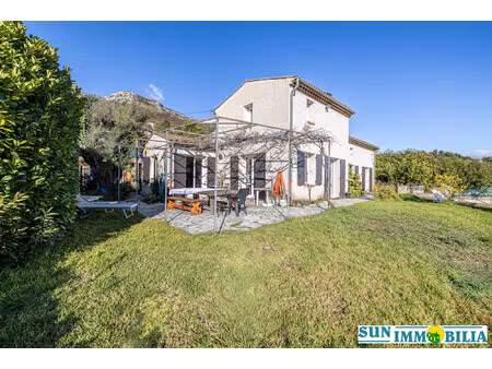 a vendre  superbe maison familiale de plain pied avec vue sur vi