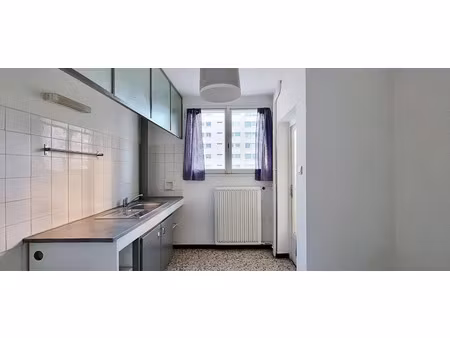 location appartement 3 pièces 80 m² à ales (30100)  615 €