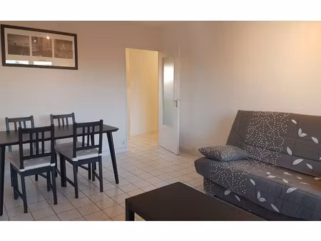 location appartement  51.49 m² t-2 à bron  813 €
