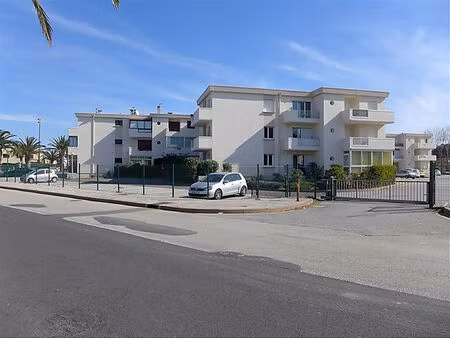 canet plage location année t2 avec parking privé