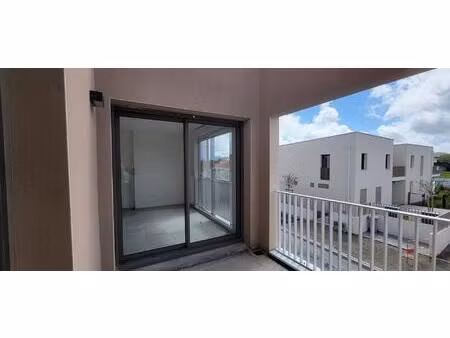 t3 en r+1 avec balcon + 2 parkings