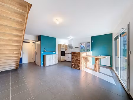 grenoble colocation - spacieux t5 de 101 m2 en rdj