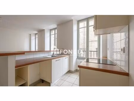 - pey berland / rue des ayres - t3 optimisé  immeuble pierre  rue calme