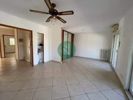 à louer appartement t3 lumineux avec balcon  cave et stati